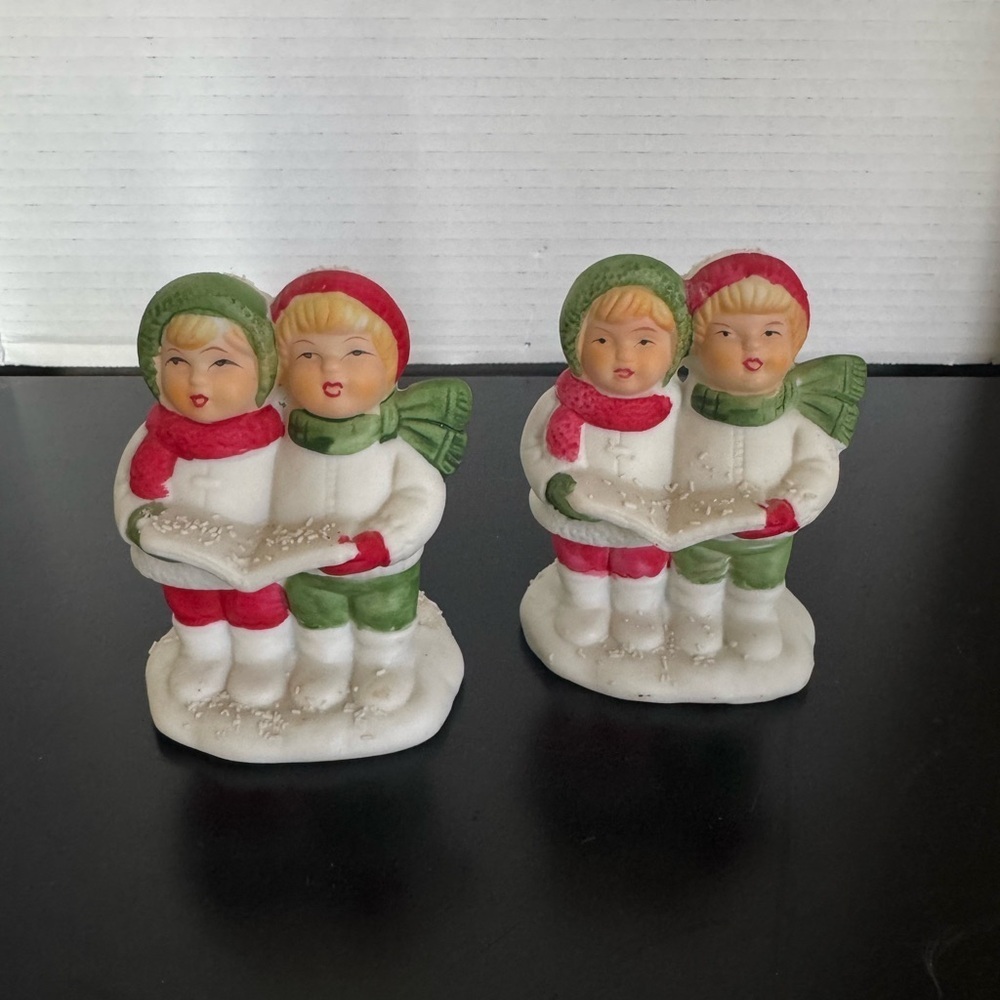 Vintage Singing Carolers
Tea Light Holder